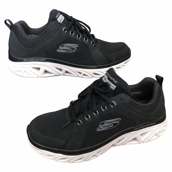 Men's Size 10 Glide-Step Skechers w/Air Cooled Memory Foam, Run//Train shoe - Picture 1 of 8